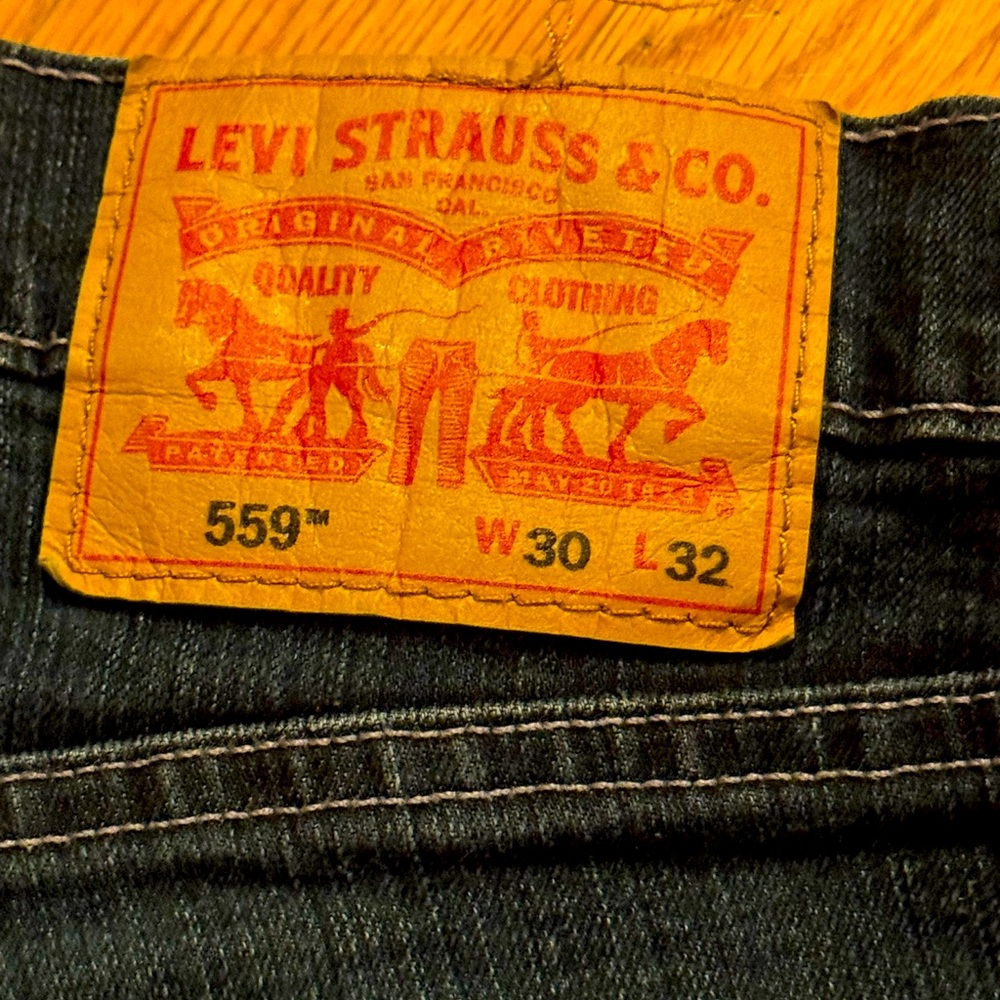 Levi’s 559 only wore them twice. I take good care of my clothes. 
W30 x L32